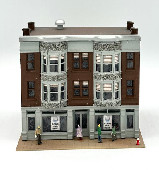 Woodland Scenics N Scale Custom Painted, Apartment Building,Window treatments, Street Figures