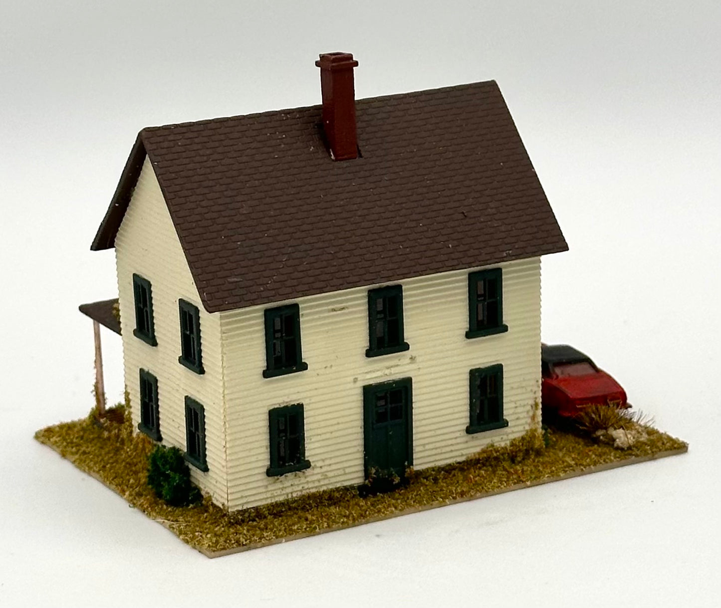 N Scale Custom Painted/Weathered Abandoned House + Car , Landscaped Diorama