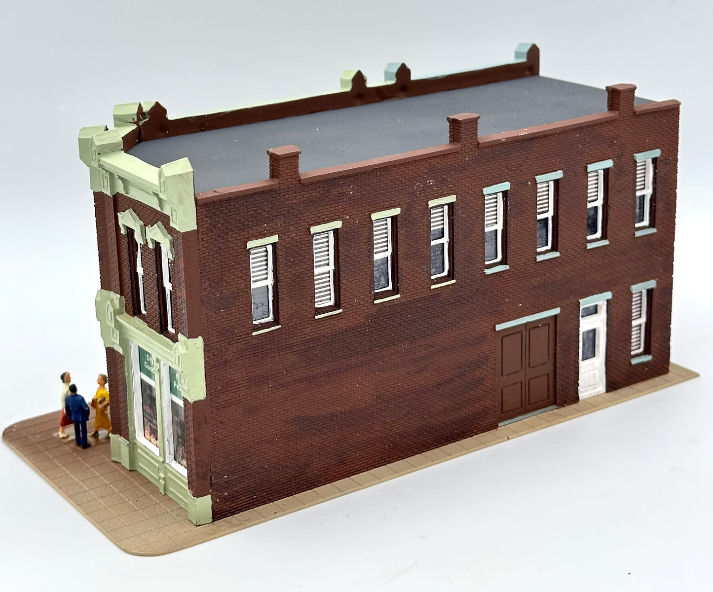 DPM 12100 HO Scale Fully Assembled Seymour Block " Pawn Shop/ Mainline Grocery" Lighted