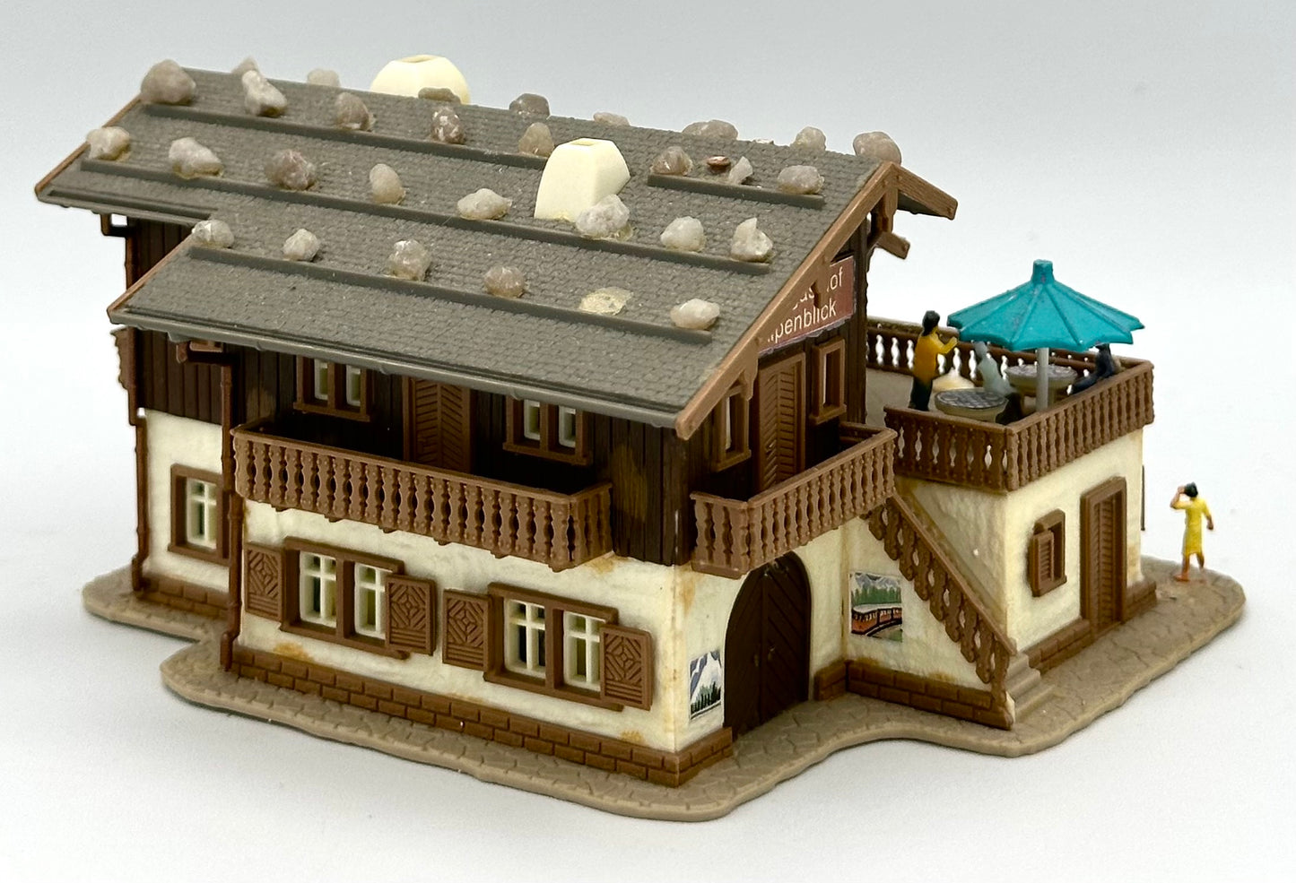 Vollmer N Scale Modern Chalet Weathered Fully assembled.3 3/4" Wide. 4 1/2" Deep. With Figures