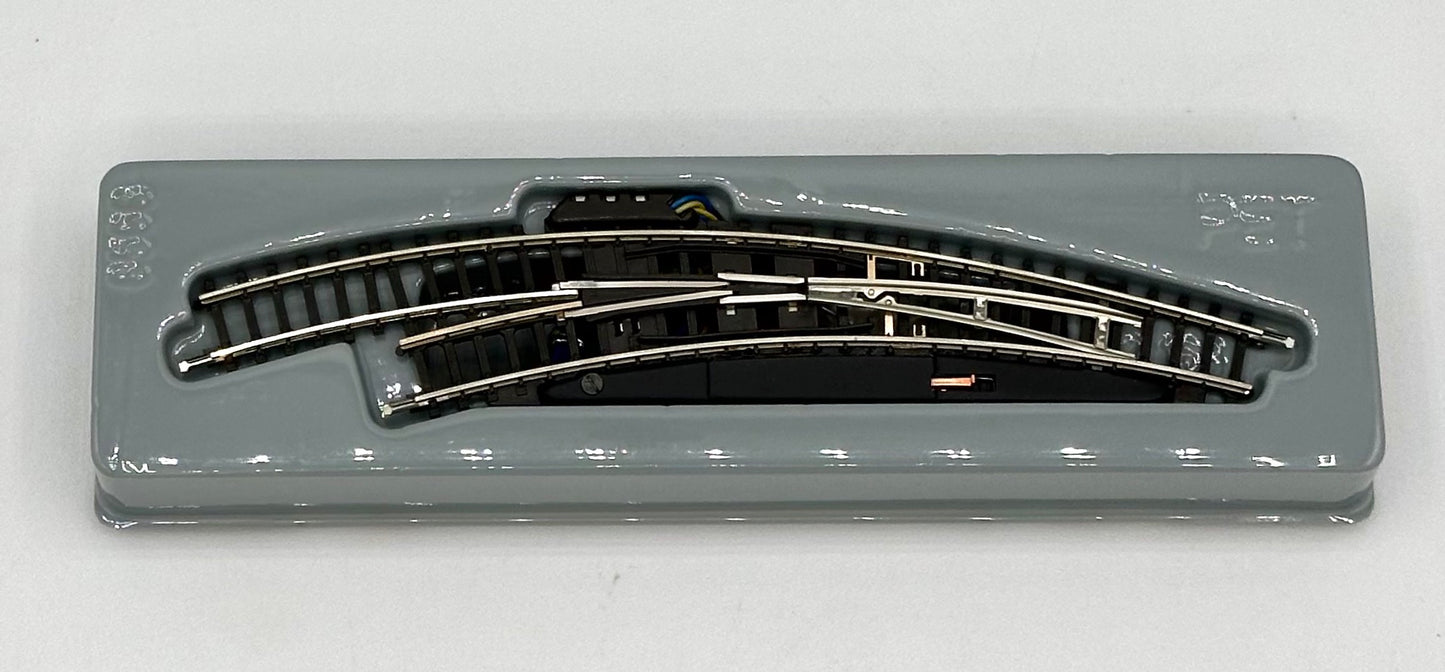 Marklin Z Scale 8568 25mm , r 195mm, 30' Electric Turnout