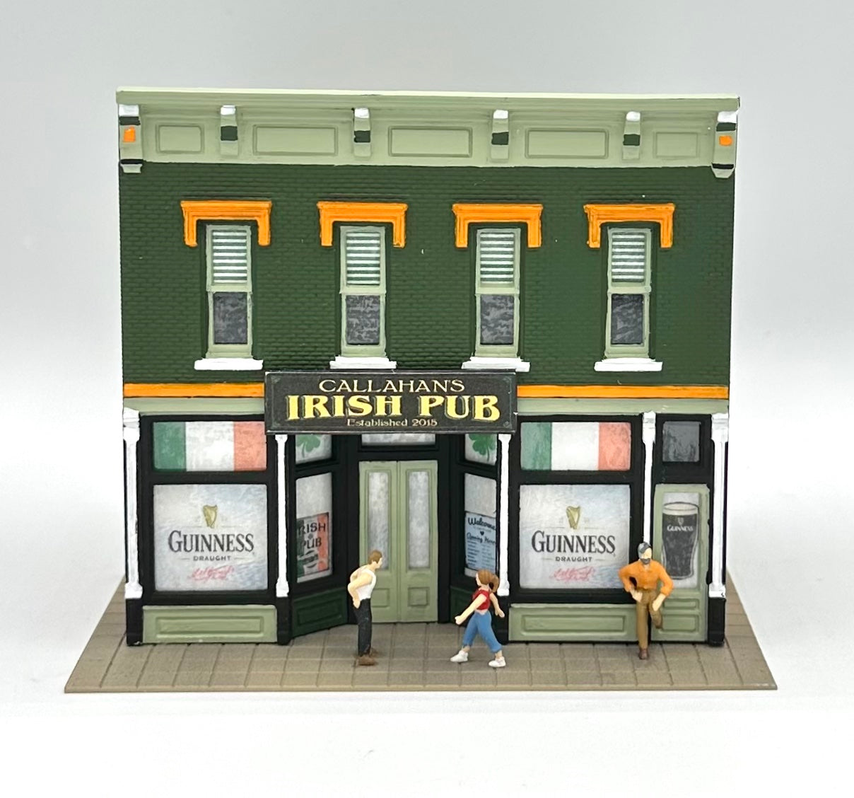 DPM HO Scale 2-Story Custom Painted "Callahan's" Irish Pub/Bar Fully Assembled. Lighted