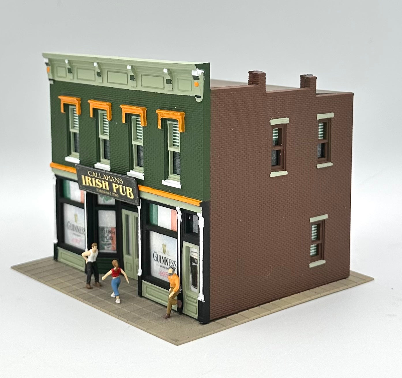 DPM HO Scale 2-Story Custom Painted "Callahan's" Irish Pub/Bar Fully Assembled. Lighted