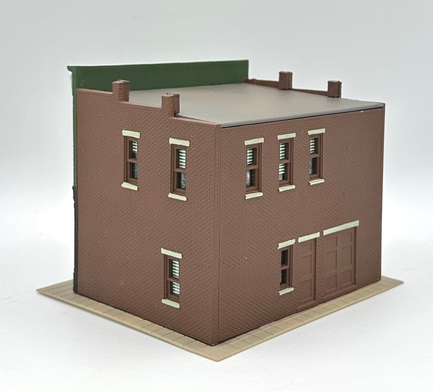DPM HO Scale 2-Story Custom Painted "Callahan's" Irish Pub/Bar Fully Assembled. Lighted