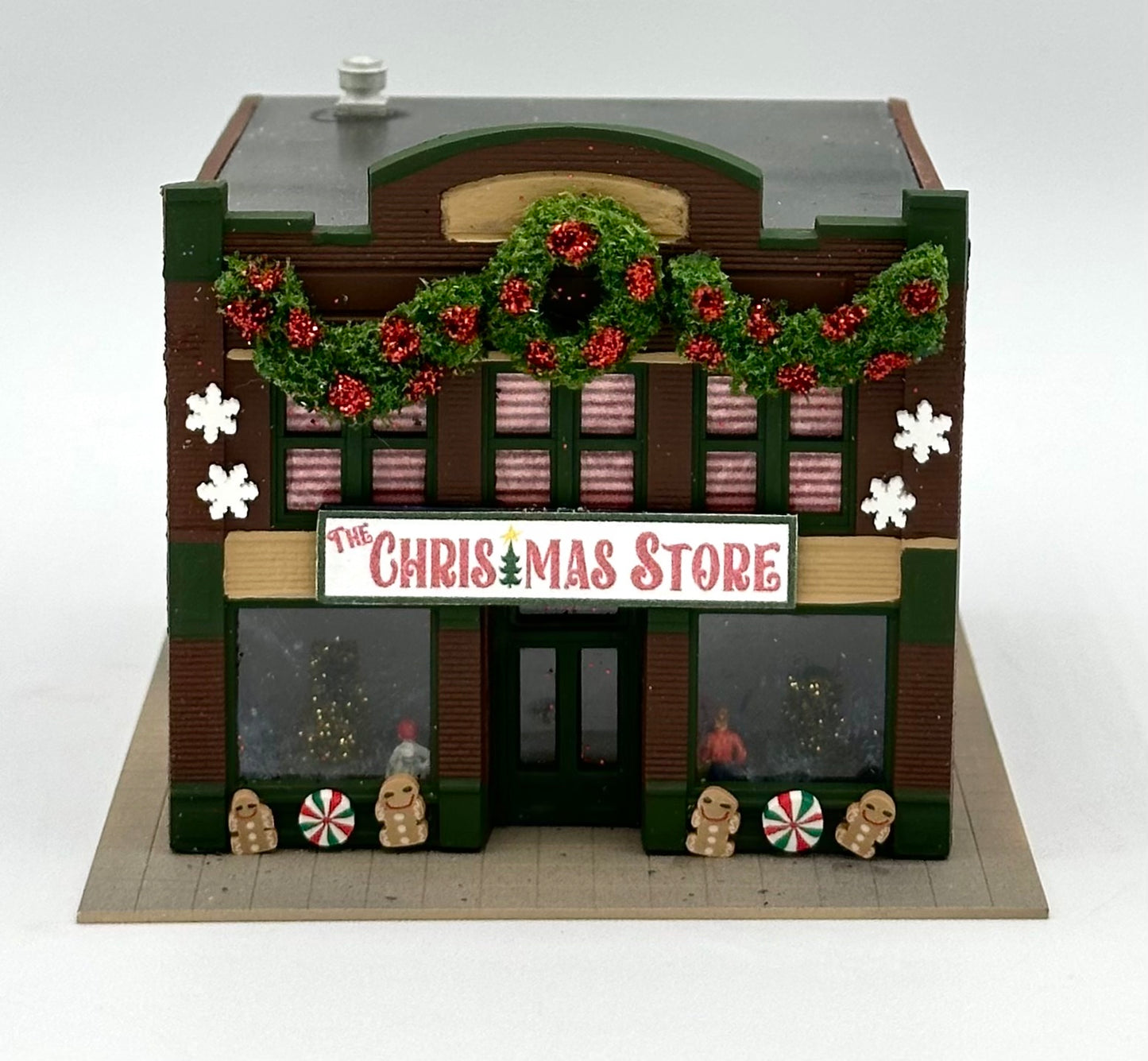 DPM N Scale Custom Built Custom Painted"Christmas Store" New Diorama
