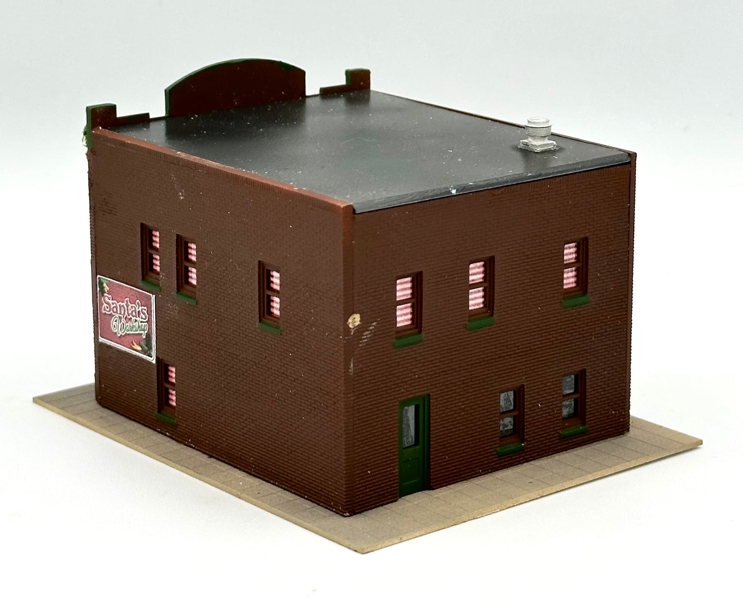 DPM N Scale Custom Built Custom Painted"Christmas Store" New Diorama