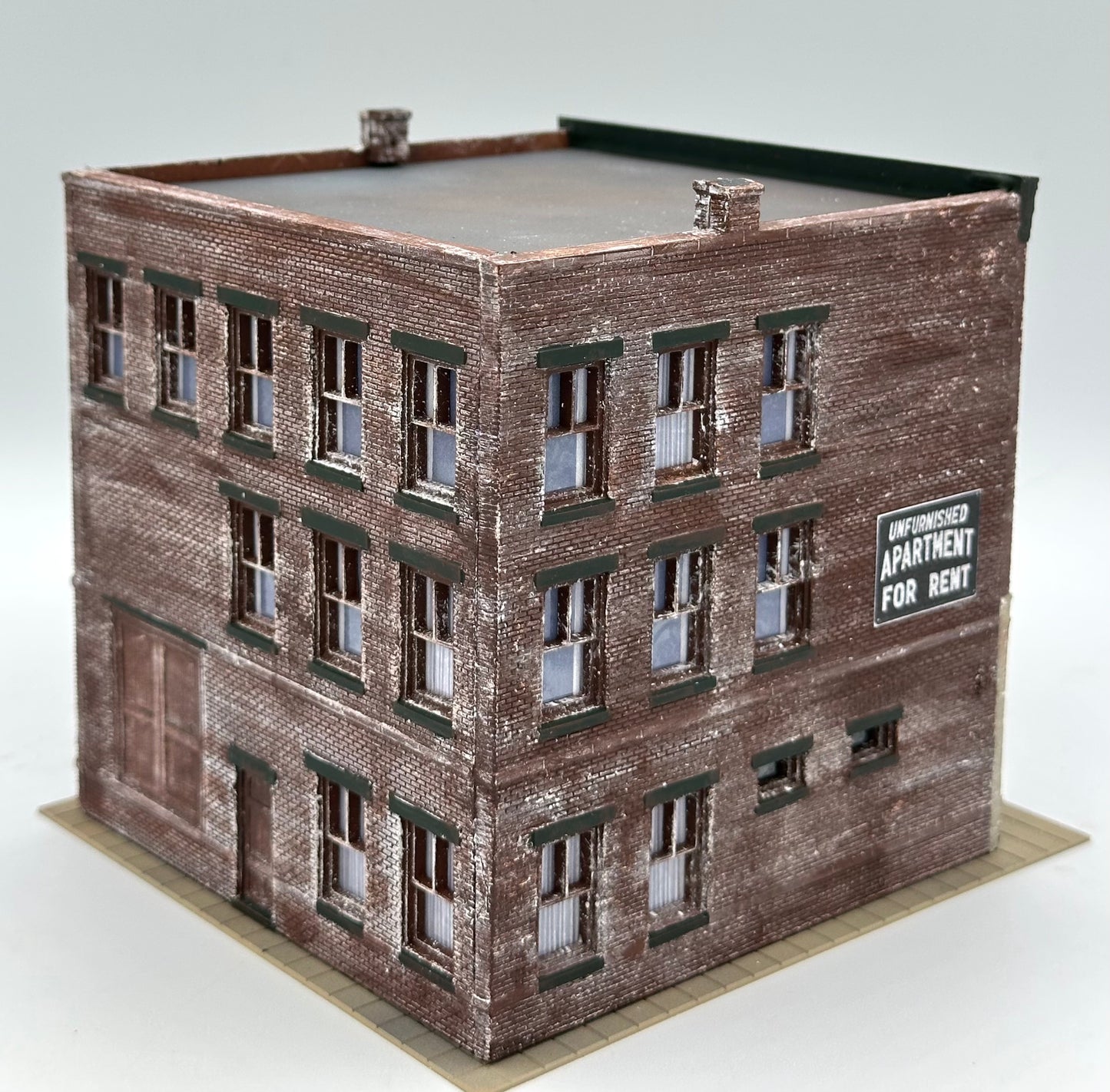 DPM HO Scale 2-Story Custom /Weathered Painted "The Loft /Trackside Cafe"Fully Assembled. Lighted