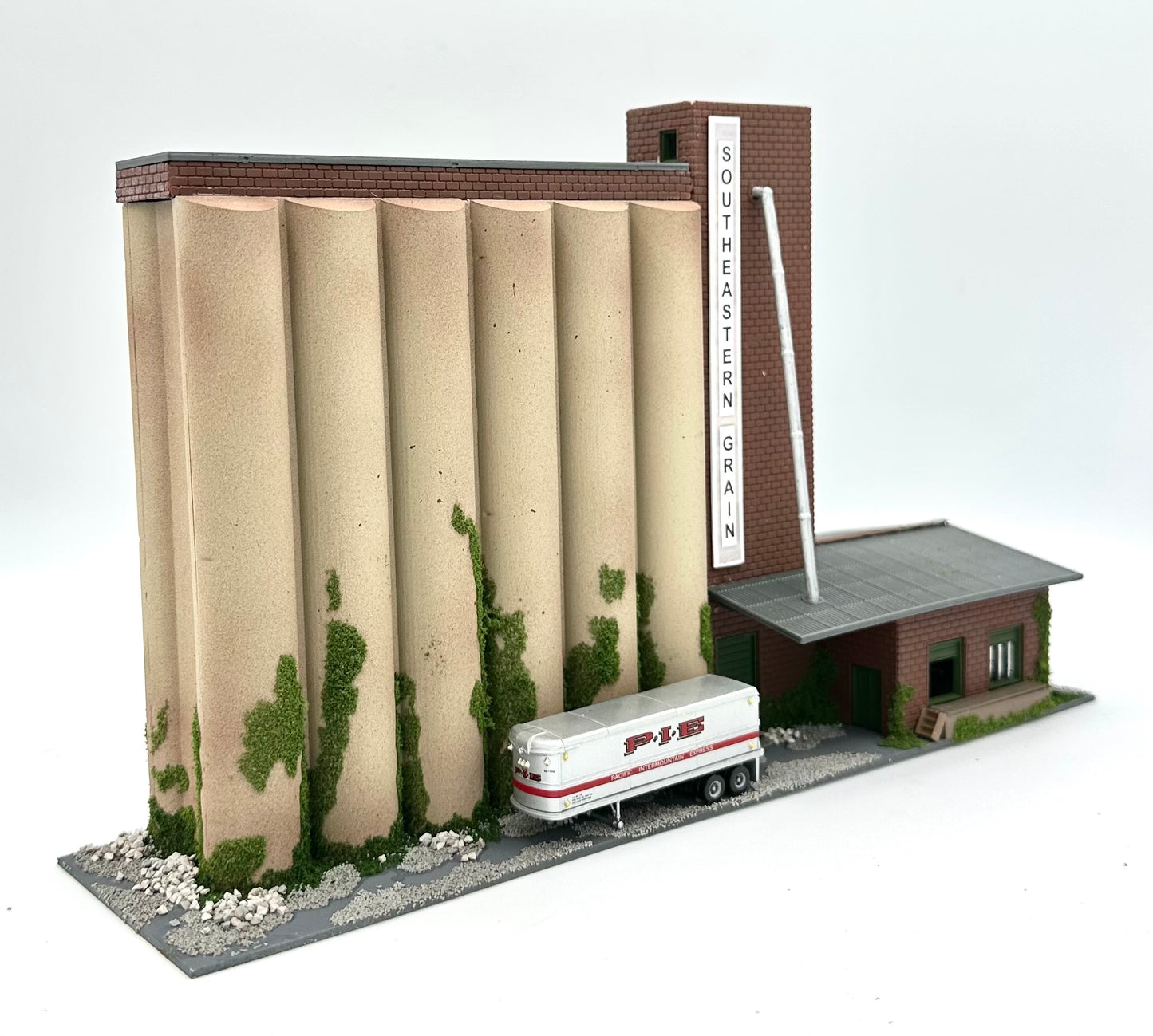 Heljan N Scale Southern Grain Elevator Building Custom Painted/Weathered New Diorama