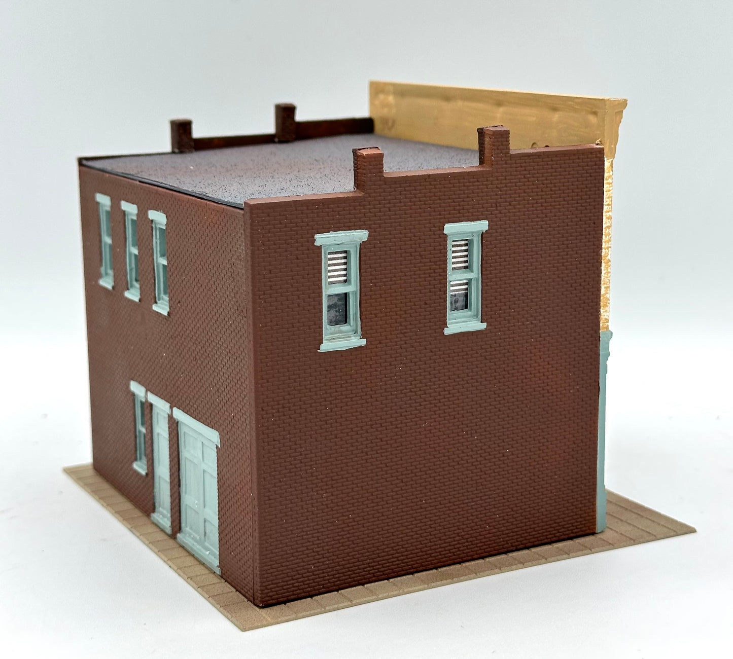 DPM HO Scale 2-Story Custom Painted "The Widow Scallans" Irish Pub/Bar Fully Assembled. Lighted