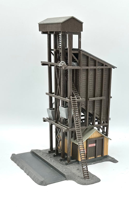 Model Power HO Scale No.410 Bors Coaling Station Fully Assembled Lighted