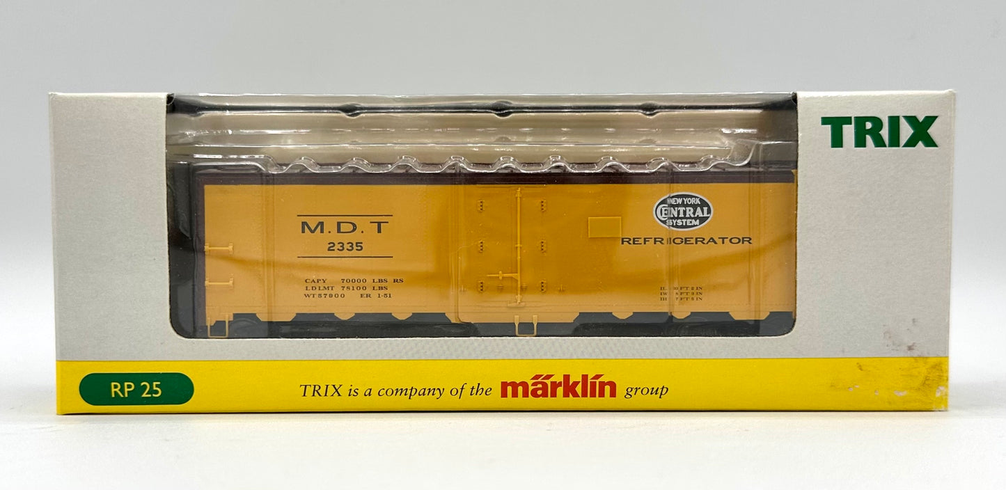 Marklin/Trix 24902-9 HO Scale "New York Central System" Reefer Car M.D.T.2335
