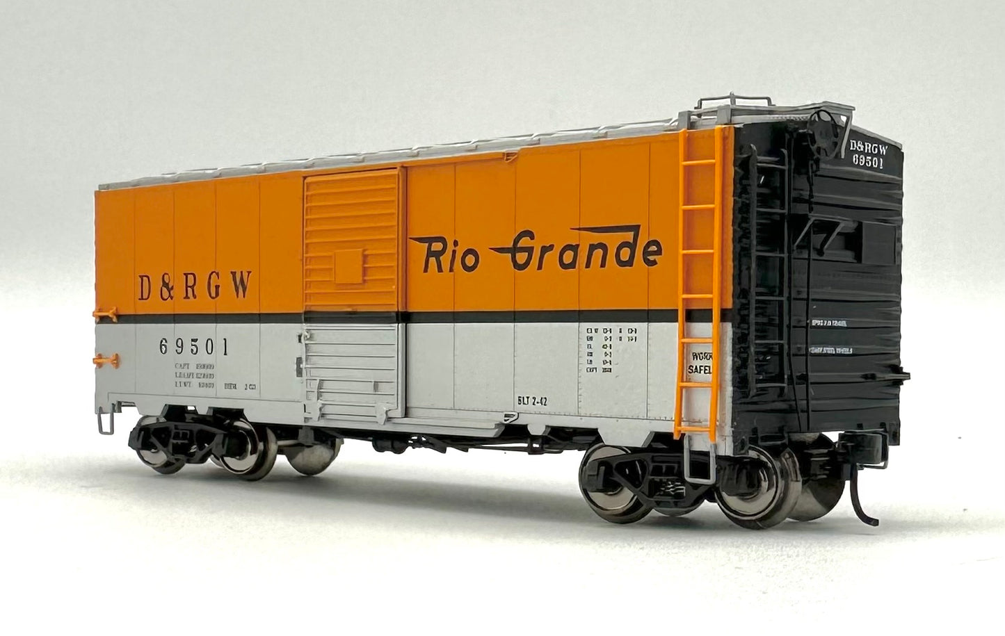Marklin/Trix 24902-8 HO Scale "D&RGW Box Car D&RGW 69501