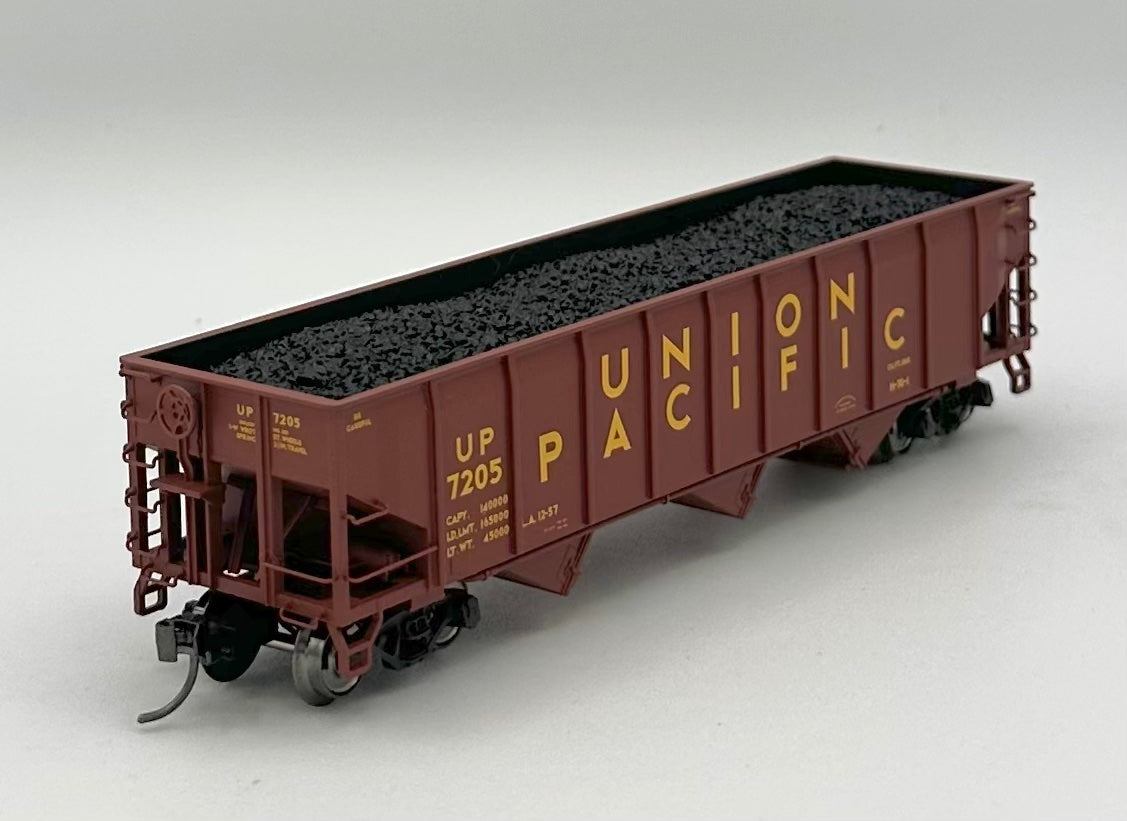 Marklin 45800 HO Scale Union Pacific 4 Hopper with Coal loads Car Set Kadee Couplers