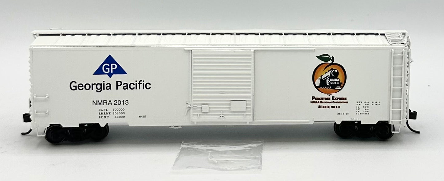 Atlas HO Scale NMRA 2013 Master Line Georgia Pacific 50" S/Door Box Car