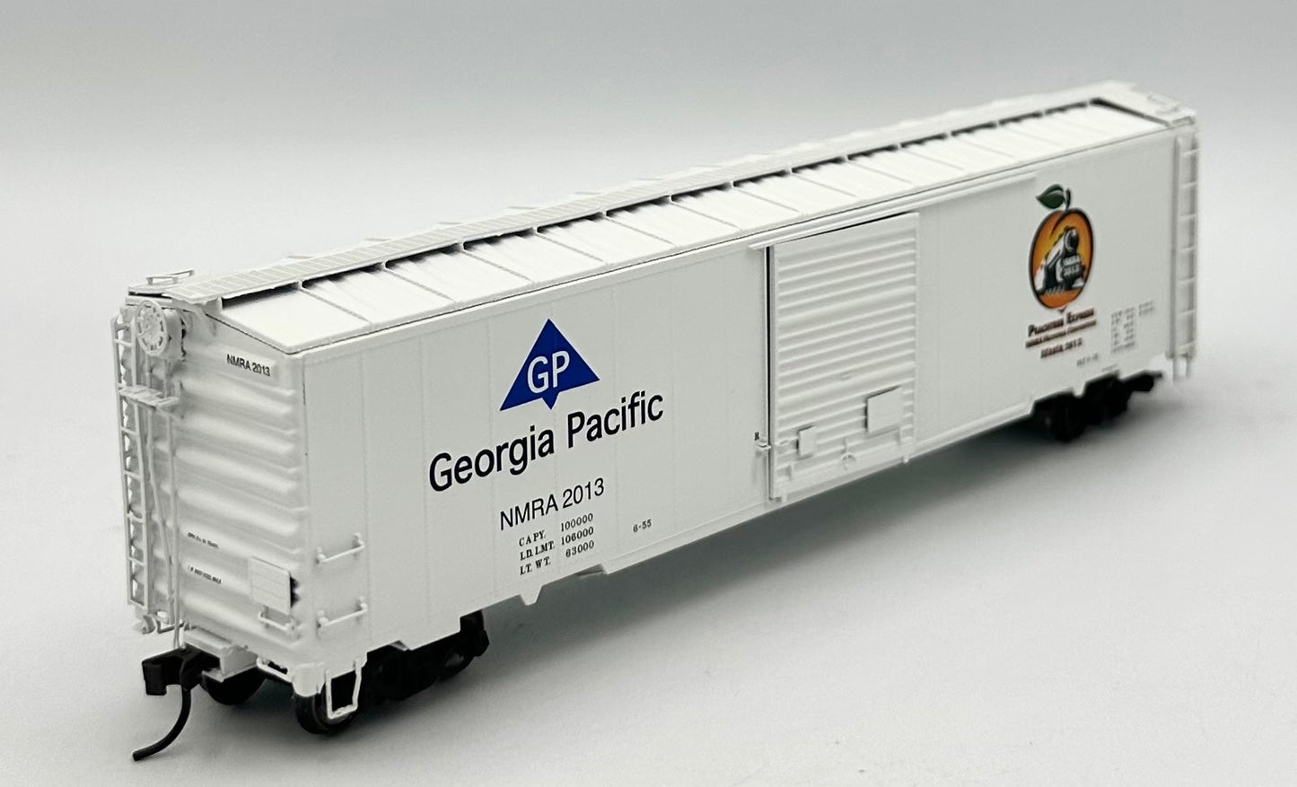 Atlas HO Scale NMRA 2013 Master Line Georgia Pacific 50" S/Door Box Car