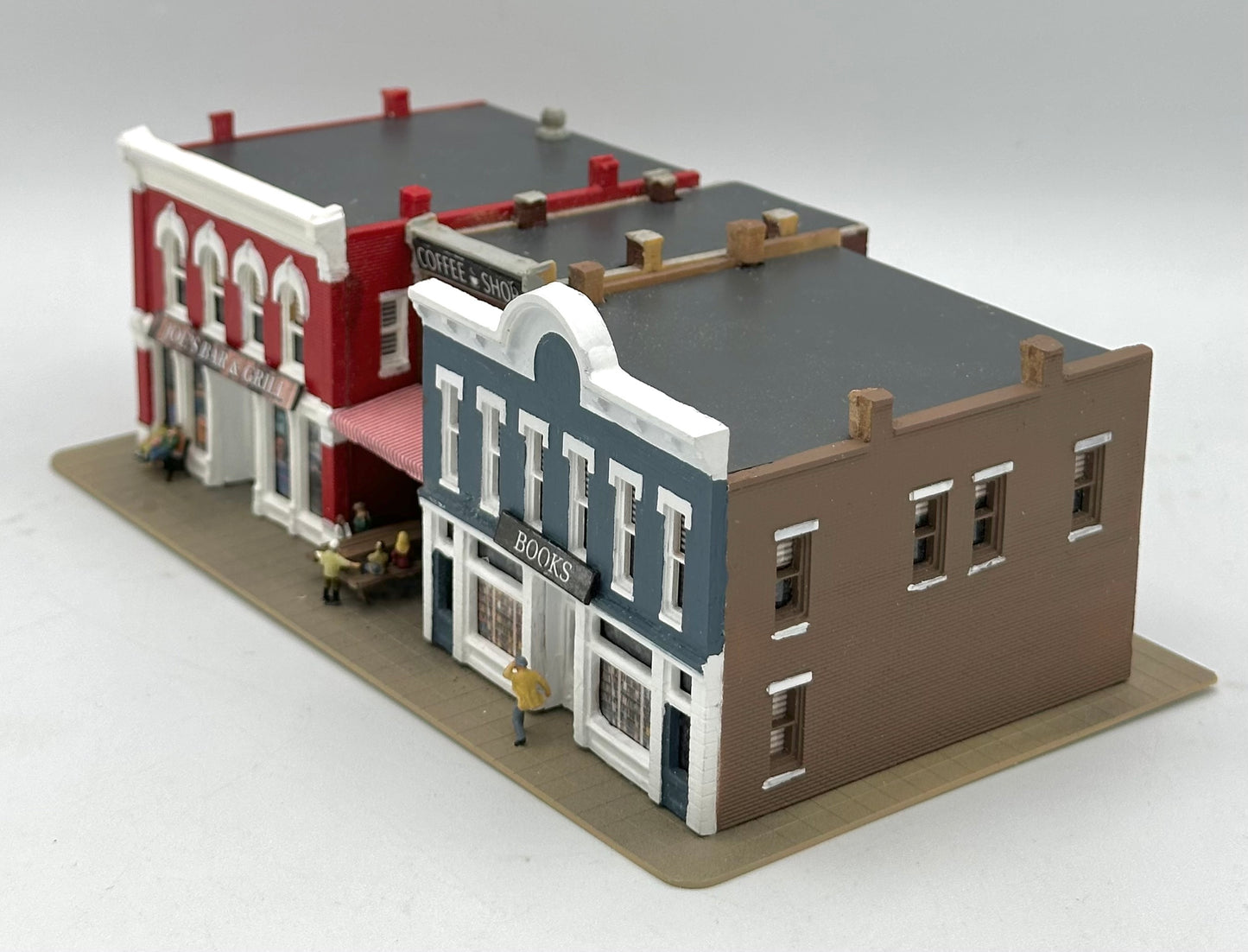 DPM N Scale, Row of 3 Shops individually LED lighted, Custom-painted Street Figures