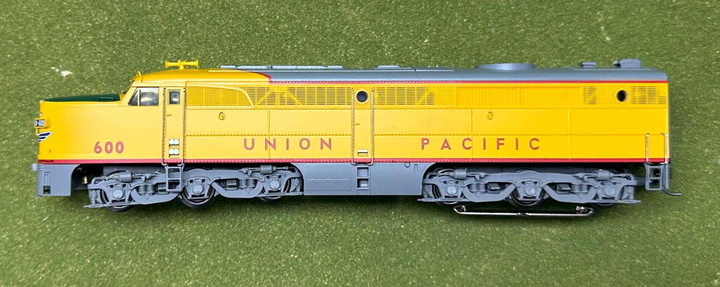 Marklin Mfx/Sound HO 37610 Union Pacific Diesel Locomotive Alco PA.3-rail AC
