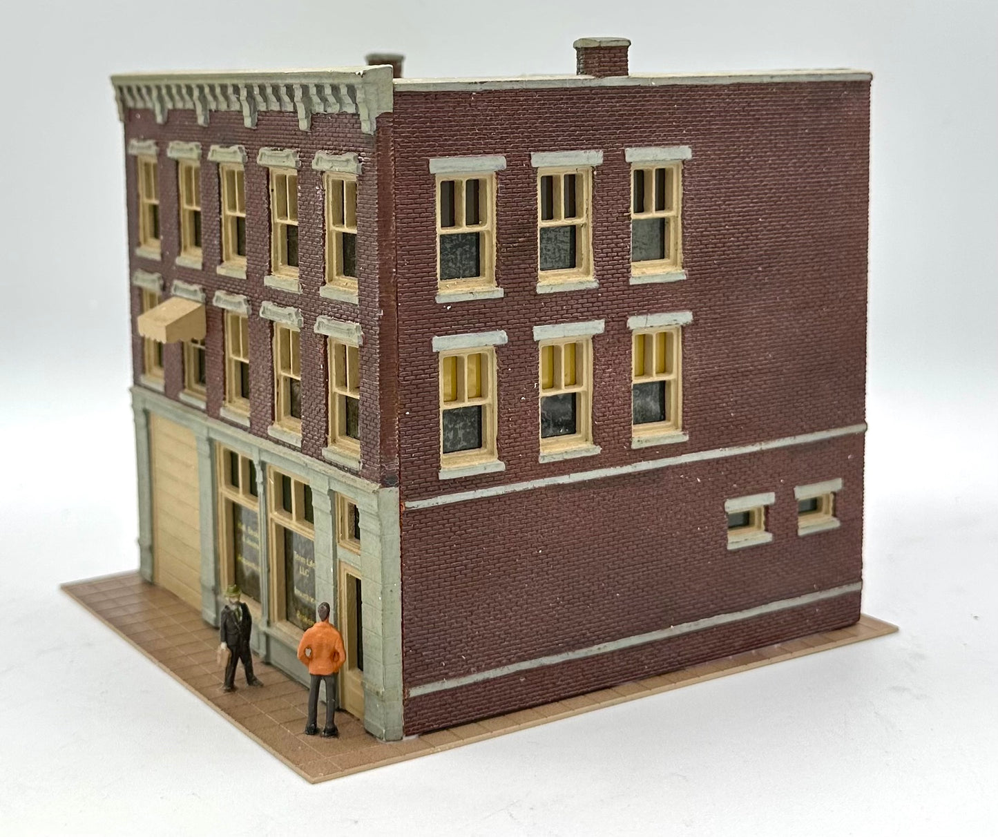 DPM HO Scale 2-Story Custom/Weathered Painted Fully Assembled. Lighted