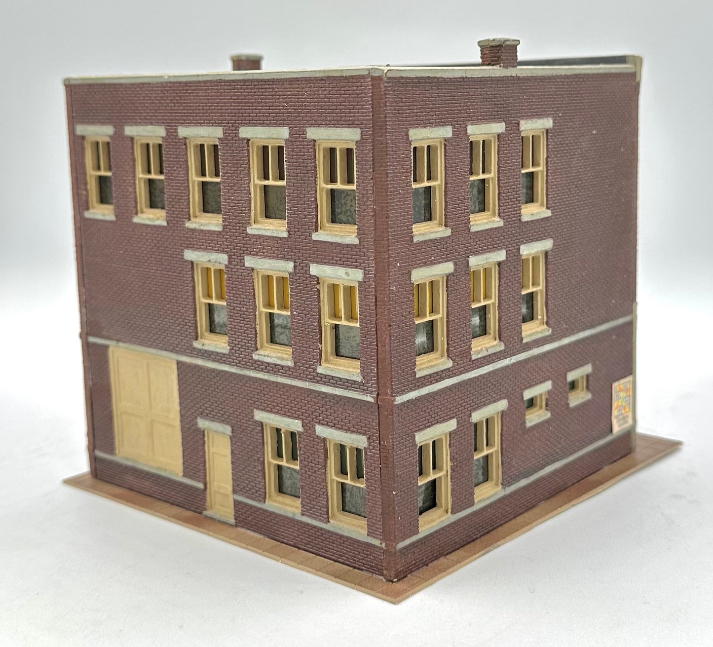 DPM HO Scale 2-Story Custom/Weathered Painted Fully Assembled. Lighted
