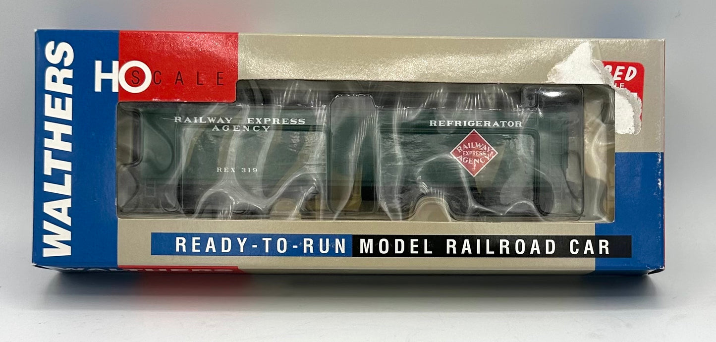 Walthers&nbsp; 932-5471 HO Scale GACX Wood Reefer w/ Bolted Pedestal Truck Railway Express Agency REX 319