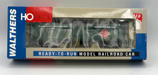 Walthers&nbsp; 932-5471 HO Scale GACX Wood Reefer w/ Bolted Pedestal Truck Railway Express Agency REX 319