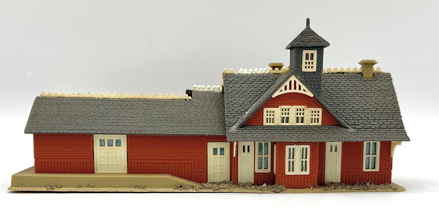 Pola N Scale Country Train Station, Custom Painted Fully Assembled.