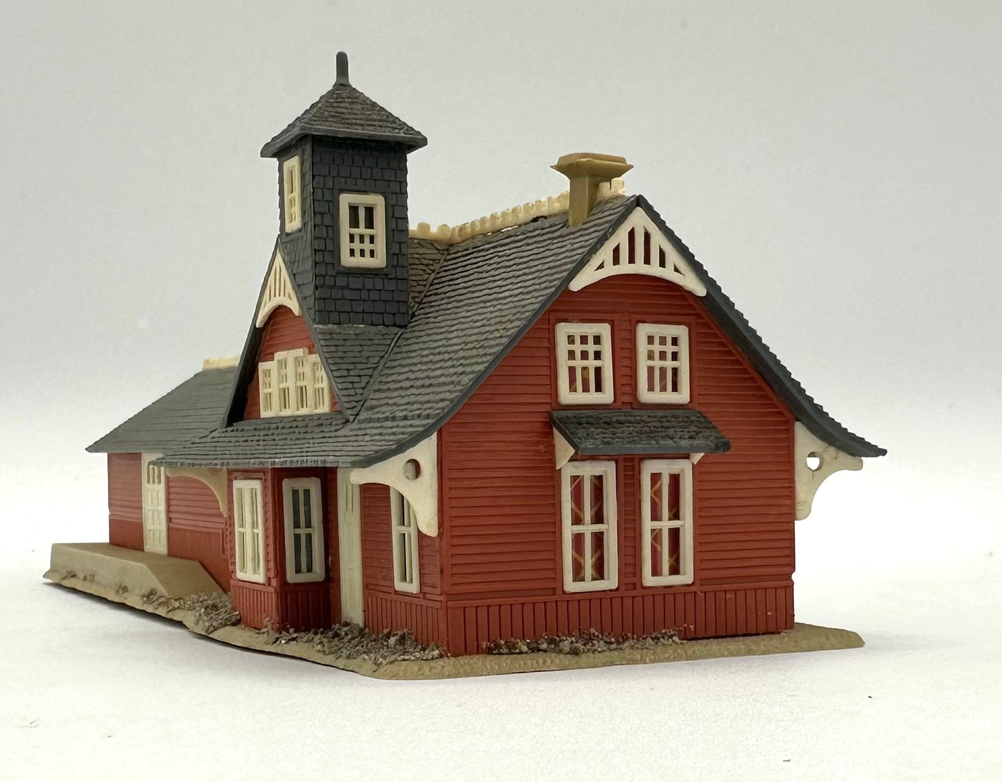 Pola N Scale Country Train Station, Custom Painted Fully Assembled.