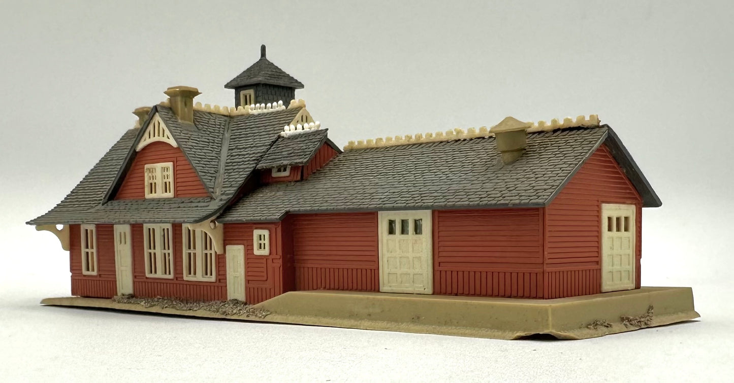 Pola N Scale Country Train Station, Custom Painted Fully Assembled.