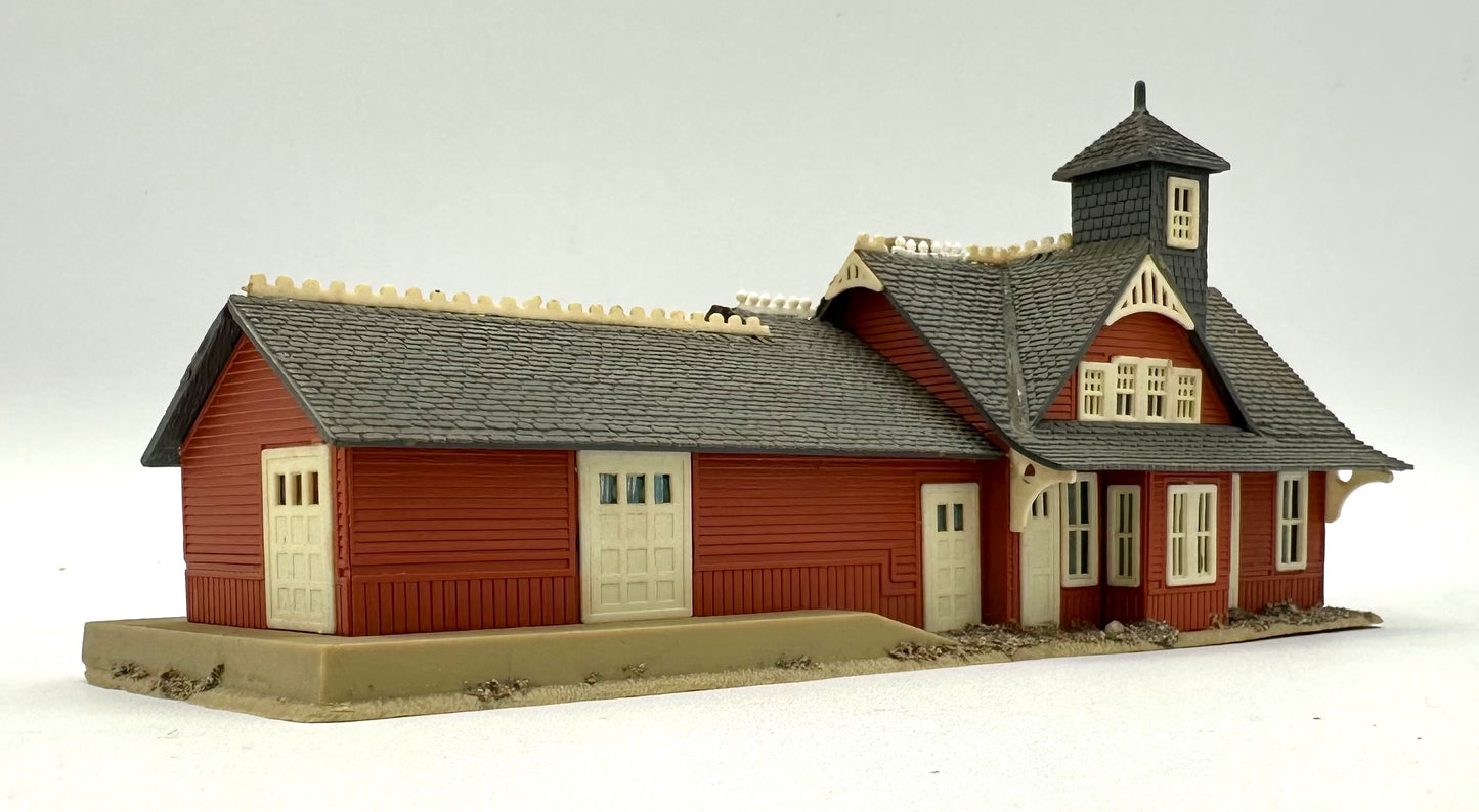 Pola N Scale Country Train Station, Custom Painted Fully Assembled.