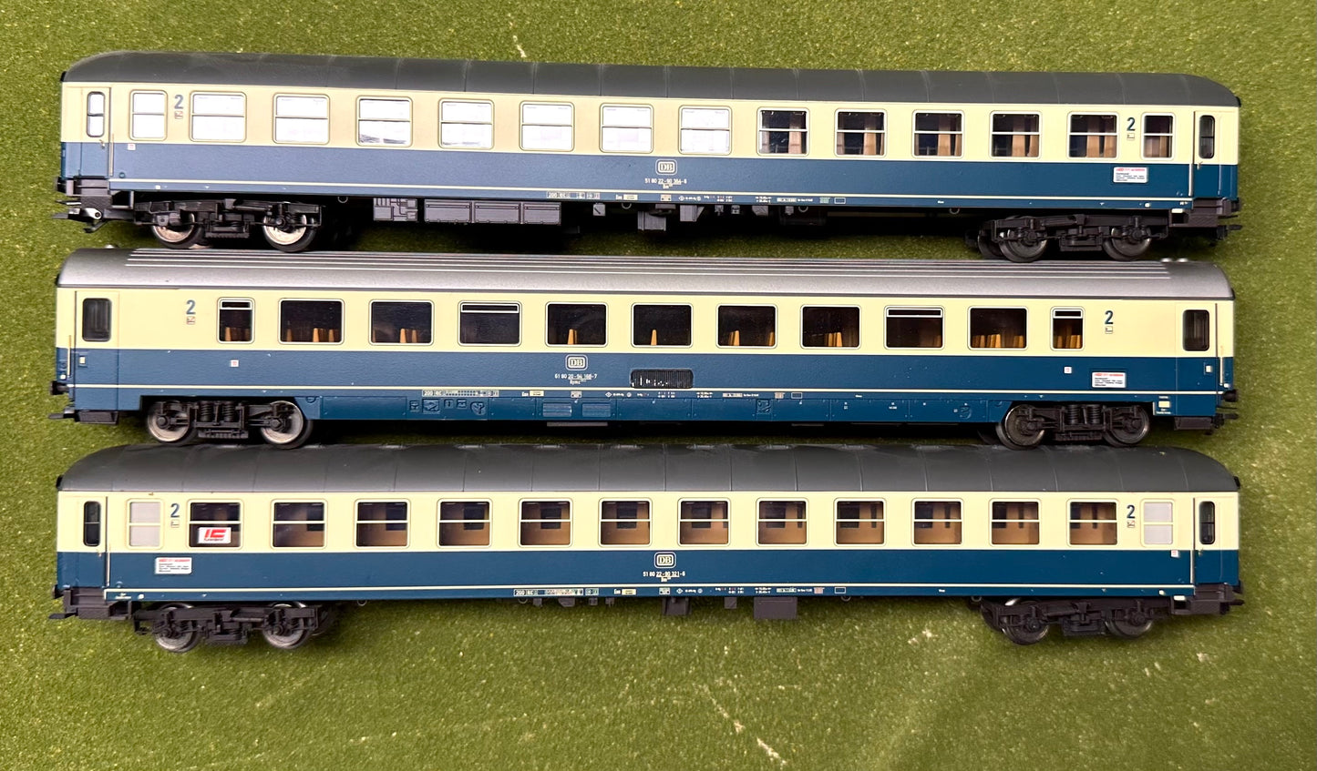 Marklin 43927 HO Scale IC Express Train Passenger Car 3pc Set Epoche IV