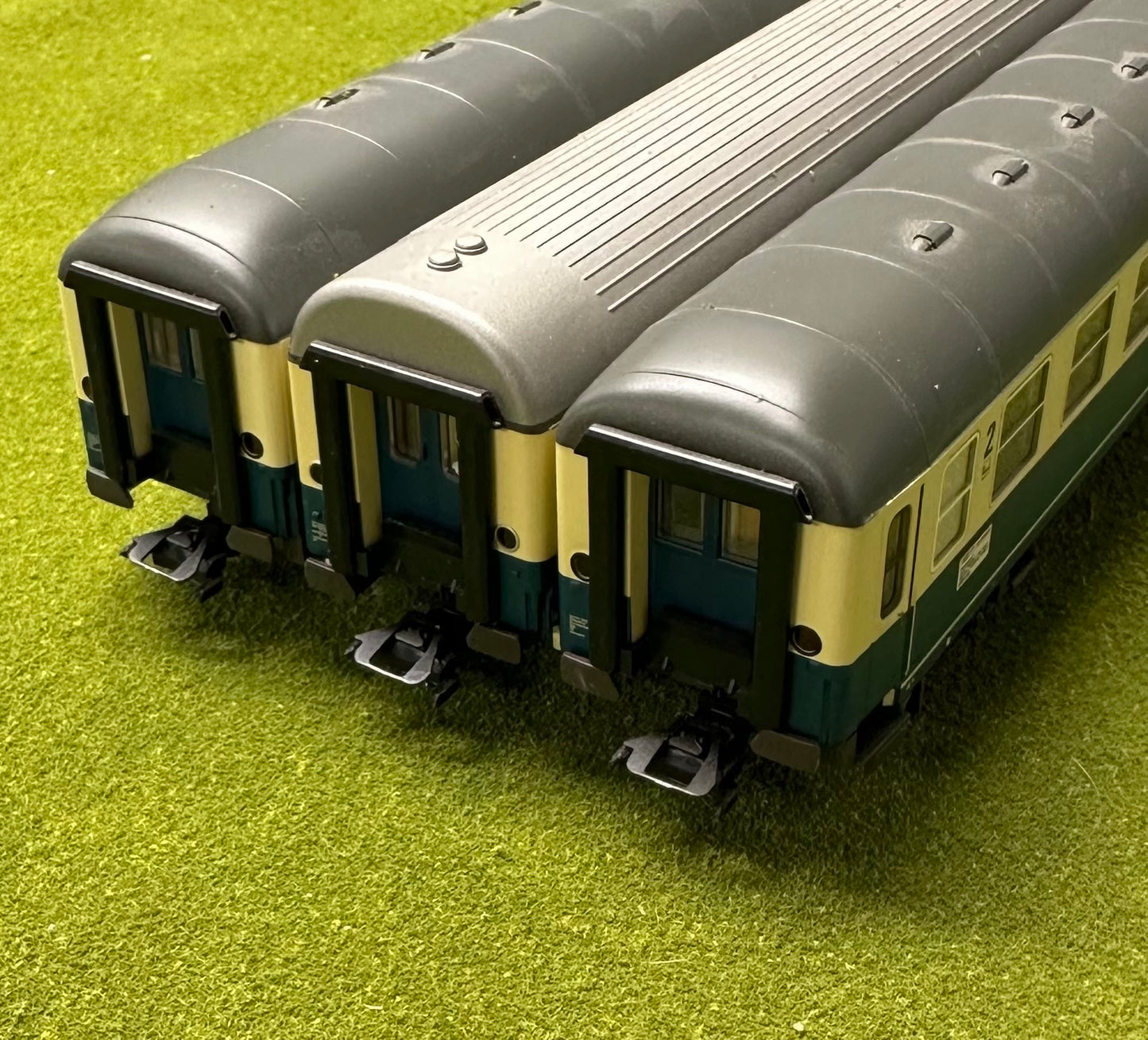 Marklin 43927 HO Scale IC Express Train Passenger Car 3pc Set Epoche IV