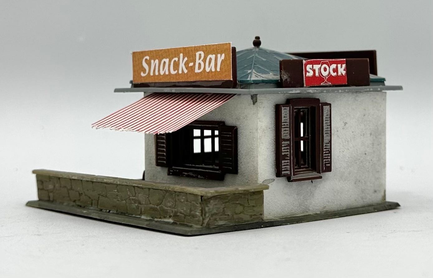 HO Scale Roadside Snack Bar Custom/Weathered Painted Fully Assembled.