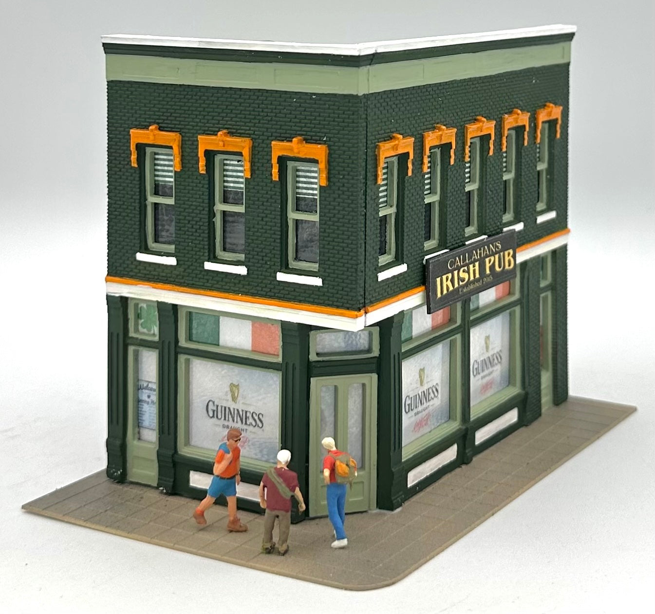 Woodland Scenics HO Scale 2-Story Corner Custom Painted "Callahan's" Irish Pub/Bar Fully Assembled. Lighted
