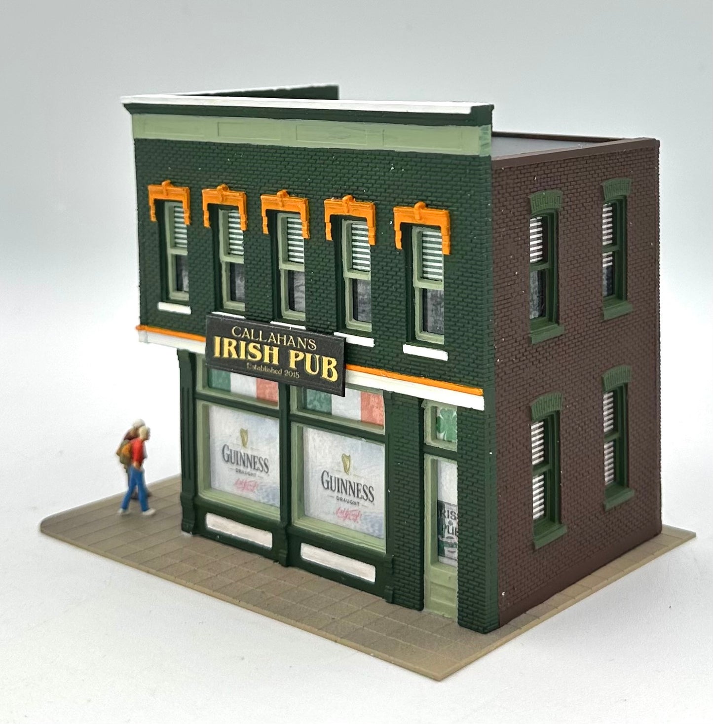 Woodland Scenics HO Scale 2-Story Corner Custom Painted "Callahan's" Irish Pub/Bar Fully Assembled. Lighted