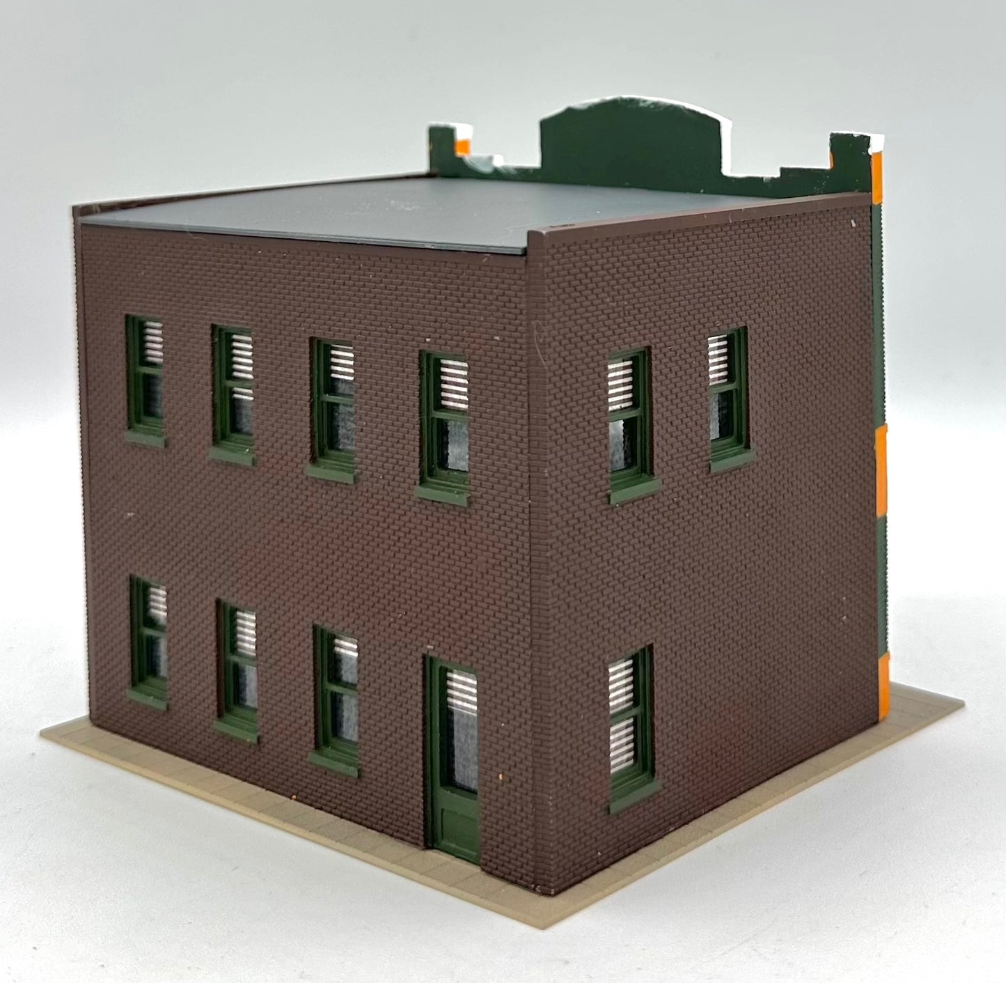 Woodland Scenics HO Scale Custom Painted "The Widow Scallans" Irish Pub/Bar Fully Assembled. Lighted