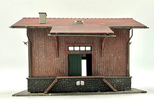 Pola HO Scale Custom Painted/Weathered Trackside Warehouse&nbsp; Lighted