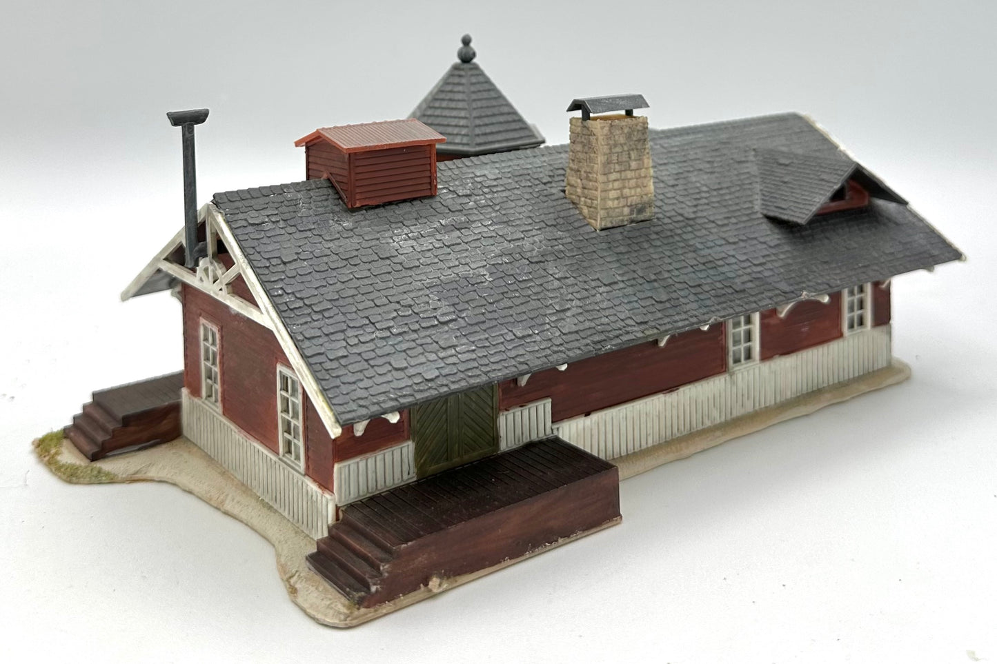 Revel HO Scale Country Train Station, Custom Painted