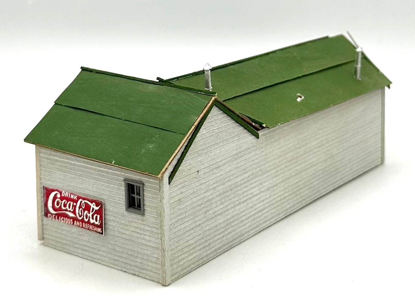HO Scale Laser Cut Wood Custom Painted Single Story Country Roadside Store Fully Assembled