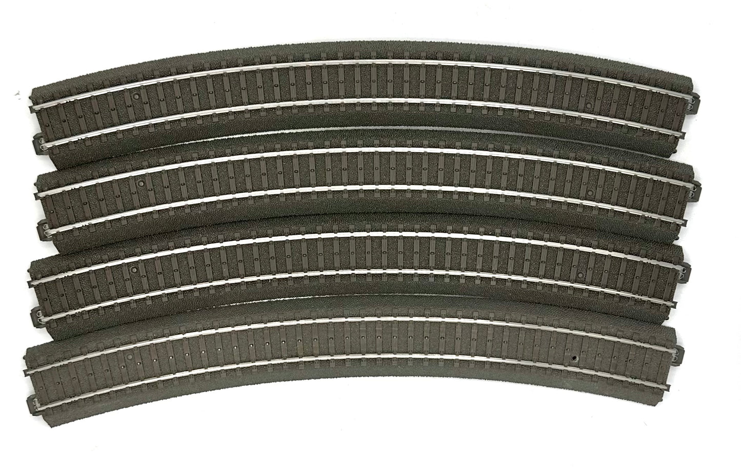 Marklin 24430 HO C-Track 3- Rail 22 3/16" 579.3mm*30 Degrees Curved Track 4pc Pack