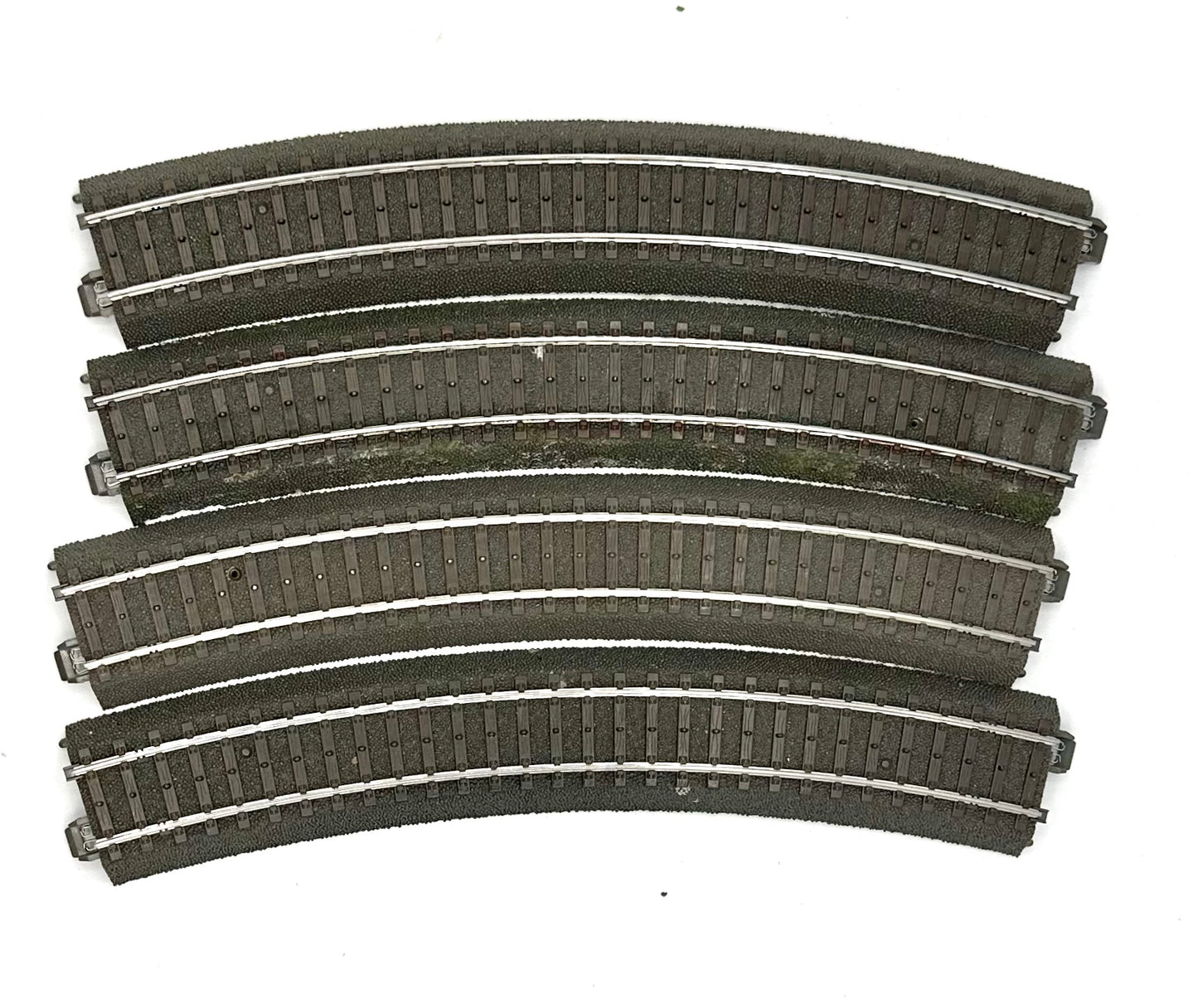 Marklin 24230 HO C-Track 3- Rail 17 1/4" 437.5mm*30 Degrees Curved Track 4pc Pack