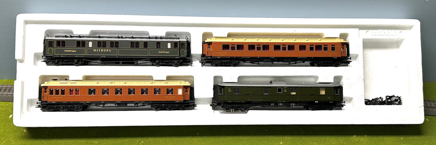 Marklin 42757 HO Scale 3-Rail "THe Golden Twenties"Express Train Passenger Cars 4pc Set