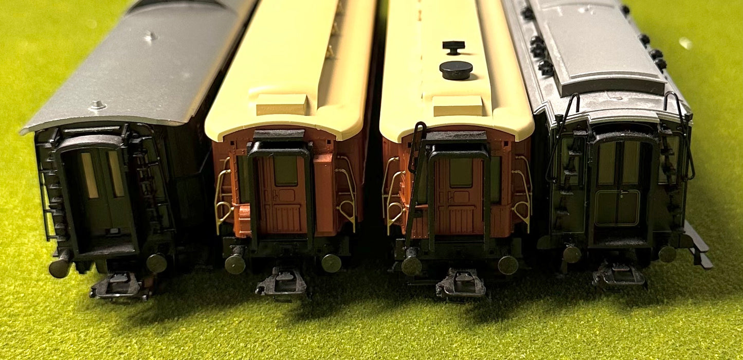 Marklin 42757 HO Scale 3-Rail "THe Golden Twenties"Express Train Passenger Cars 4pc Set
