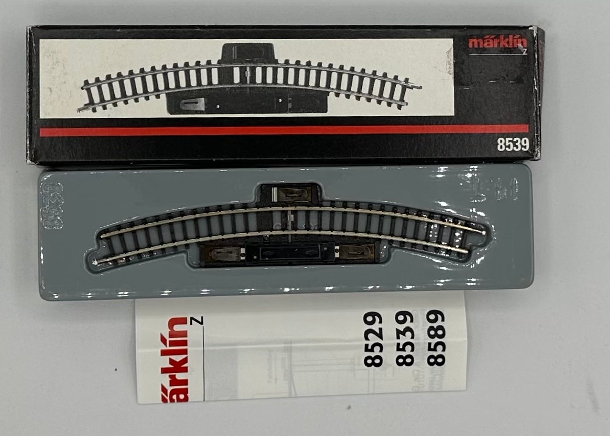 Marklin Z Scale 8539 1x r220mm*30' Curved Circuit Track .