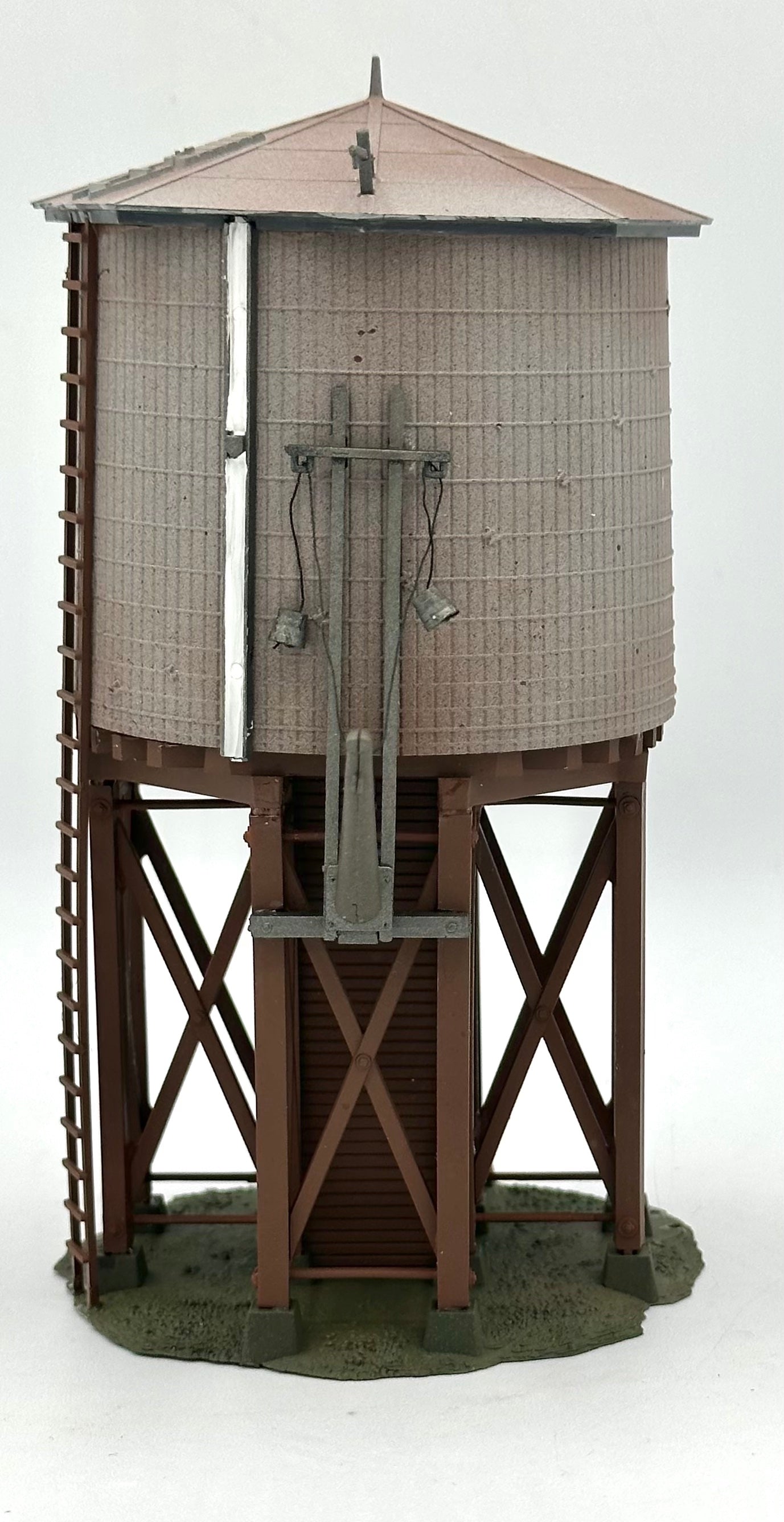 Atlas #703 HO Scale Custom Painted Weathered Trackside Water Tank.