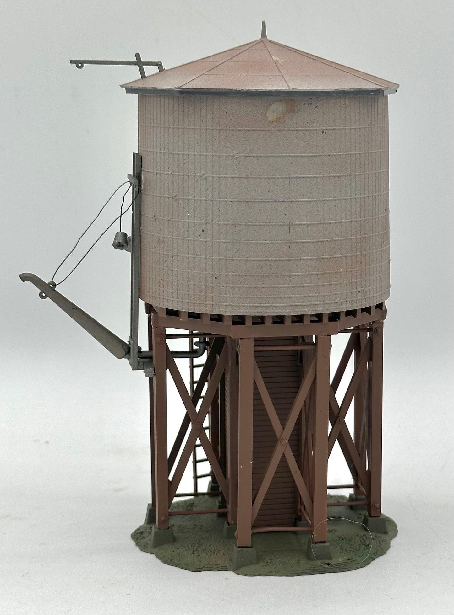 Atlas #703 HO Scale Custom Painted Weathered Trackside Water Tank.