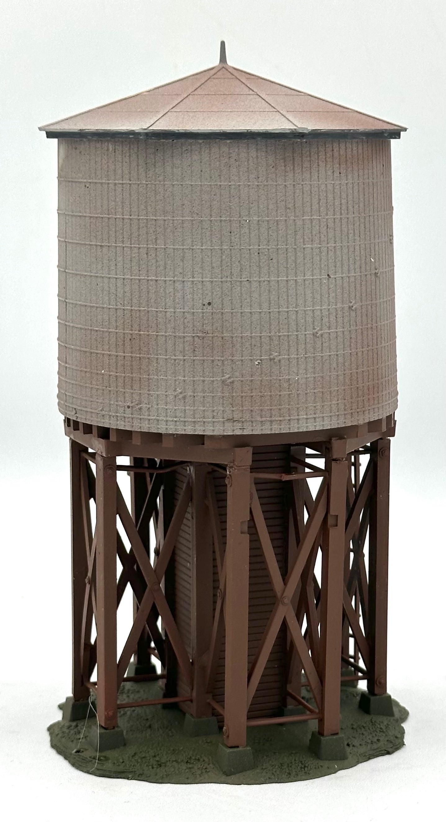 Atlas #703 HO Scale Custom Painted Weathered Trackside Water Tank.