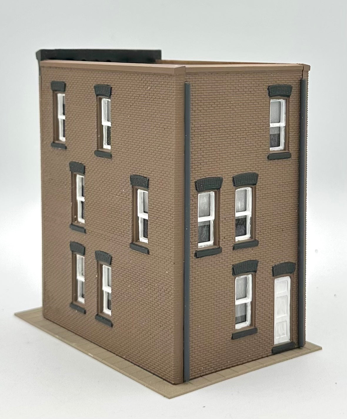 DPM 3# #111 HO Scale 3-Story Brick Built Town House LED Lighted Fully Assembled.