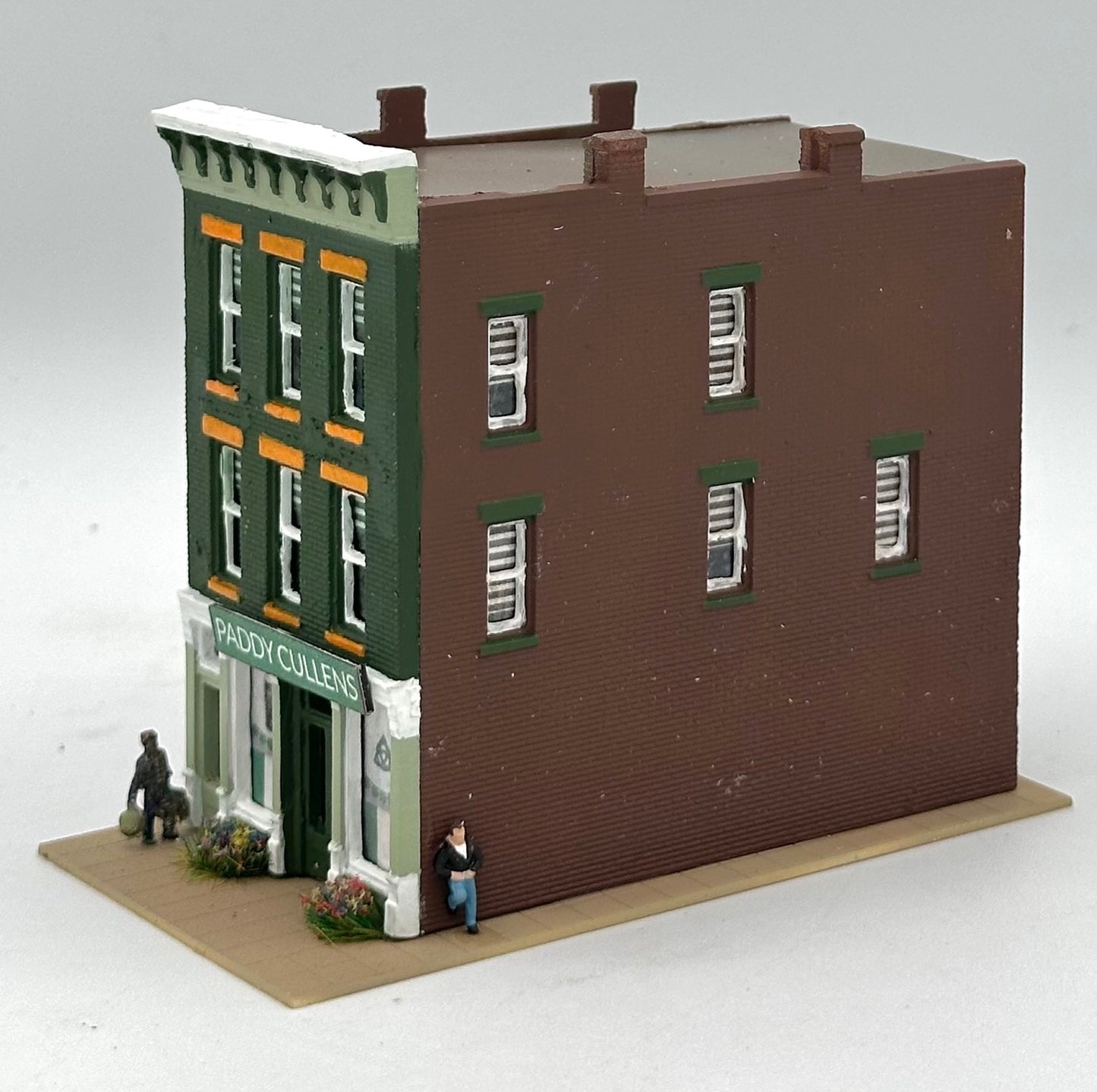 DPM N Scale Custom Painted 3 Story Building "Paddy Cullens" Irish Bar/Pub