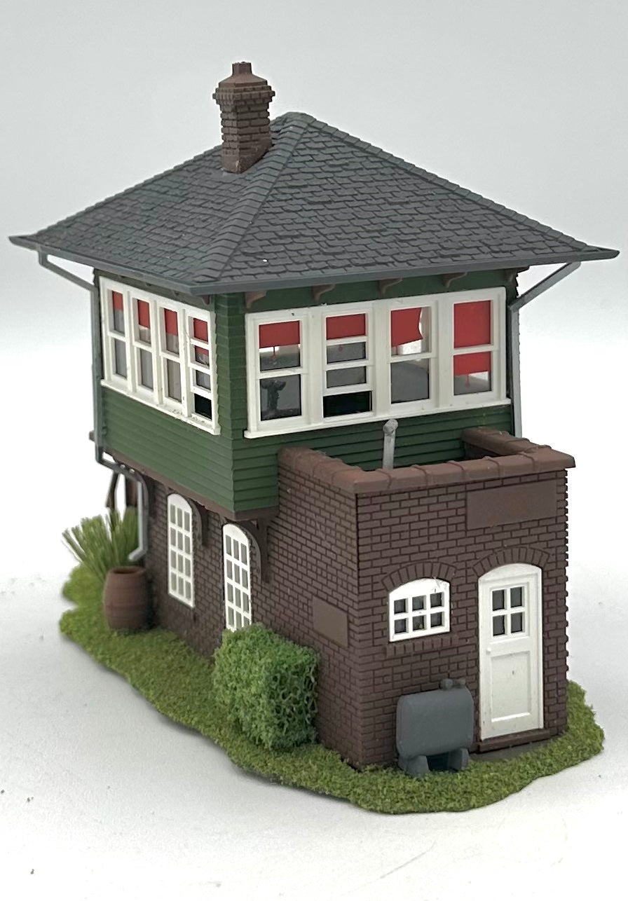 Atlas #704 HO Scale Custom PaintedLandscaped Trackside Signal Tower Fully assembled
