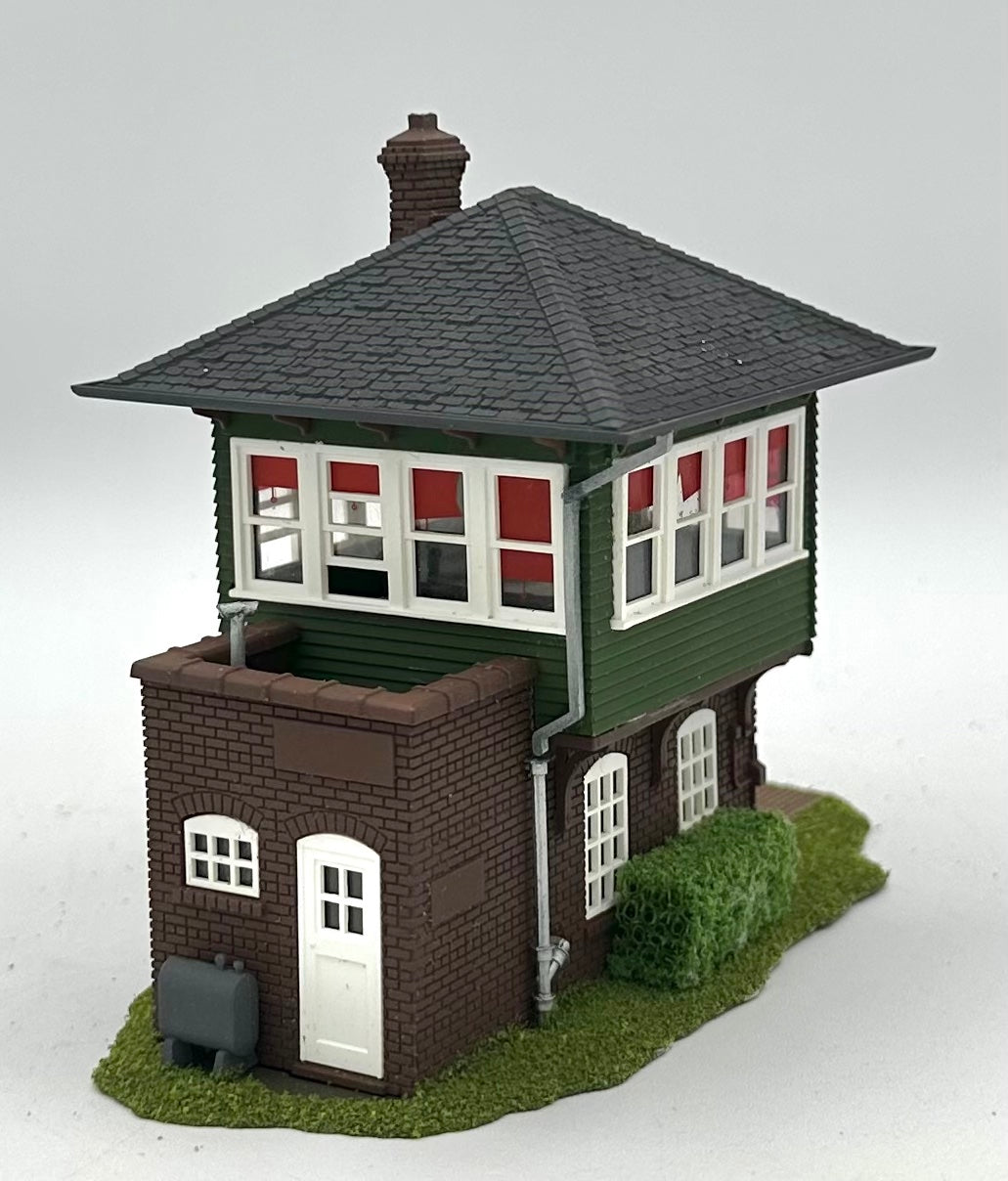 Atlas #704 HO Scale Custom PaintedLandscaped Trackside Signal Tower Fully assembled